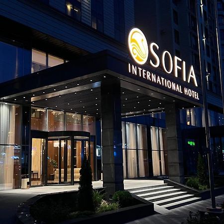 בישקק Sofia International Hotel מראה חיצוני תמונה