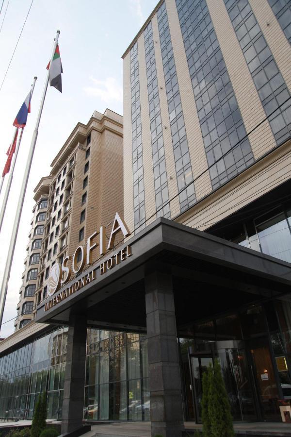 בישקק Sofia International Hotel מראה חיצוני תמונה