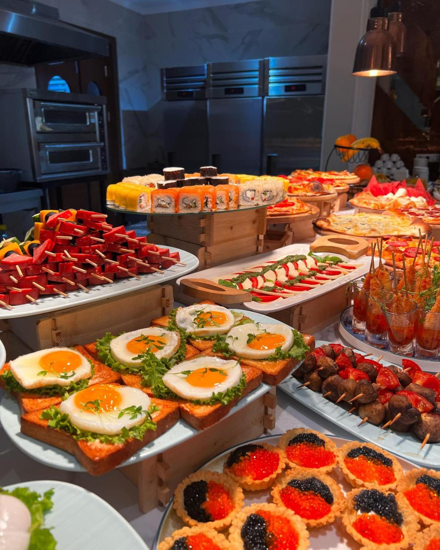 בישקק Sofia International Hotel מראה חיצוני תמונה